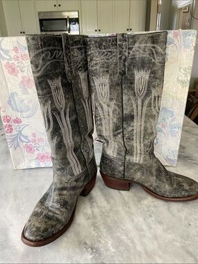Macie Bean Grey Distressed Western Heeled Boots